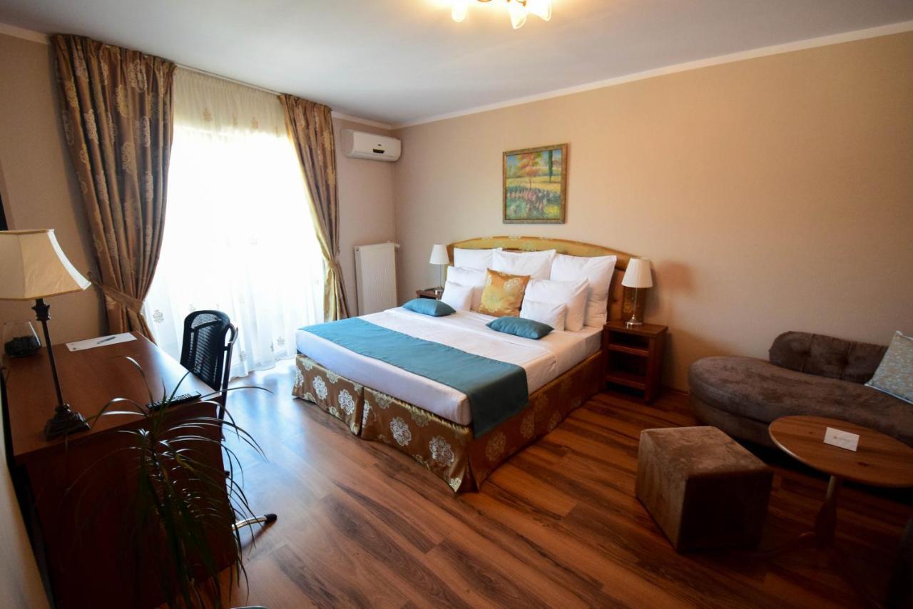 Cabrio Apart Hotel Cluj-Napoca Exteriör bild