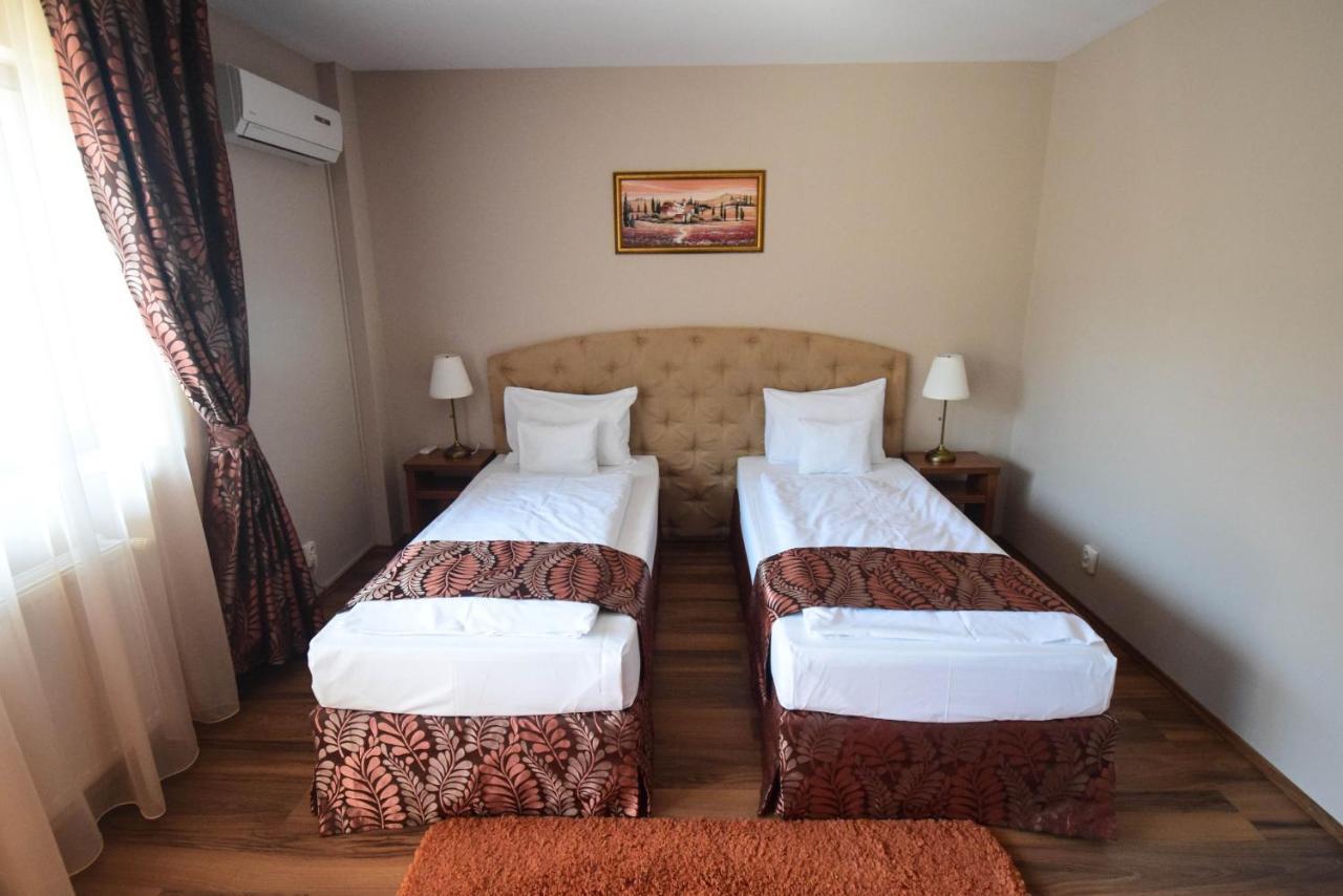 Cabrio Apart Hotel Cluj-Napoca Exteriör bild