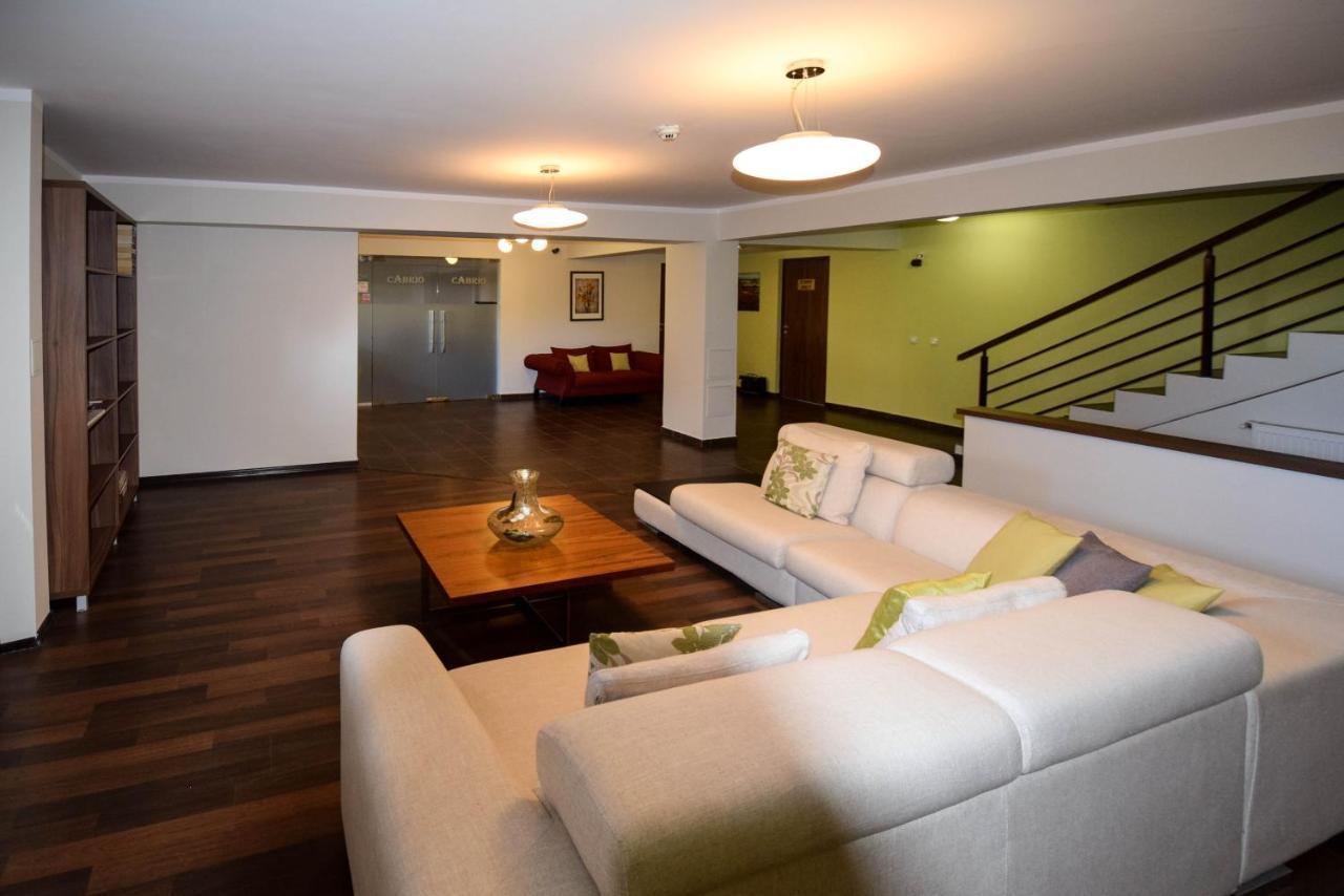 Cabrio Apart Hotel Cluj-Napoca Exteriör bild