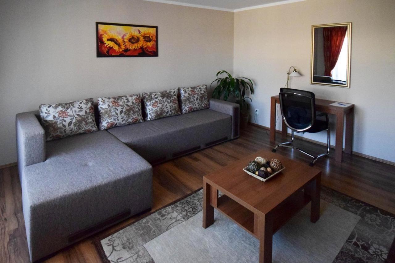Cabrio Apart Hotel Cluj-Napoca Exteriör bild
