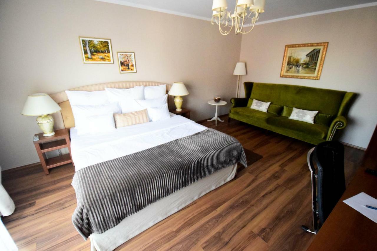 Cabrio Apart Hotel Cluj-Napoca Exteriör bild