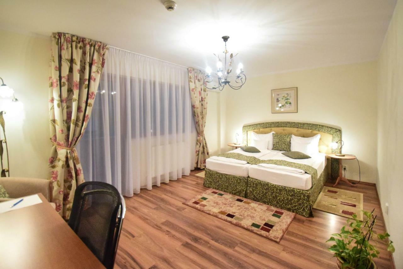 Cabrio Apart Hotel Cluj-Napoca Exteriör bild