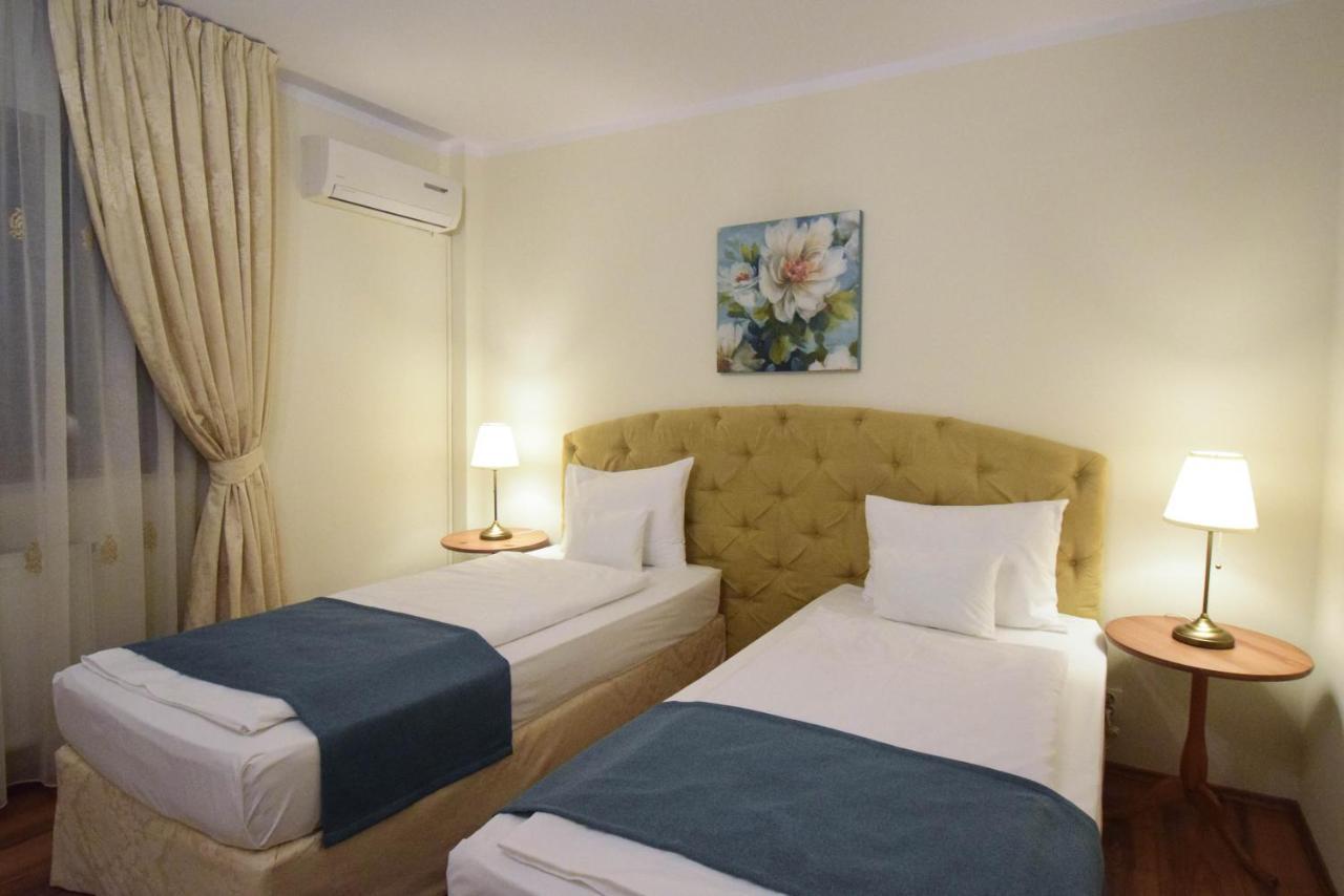 Cabrio Apart Hotel Cluj-Napoca Exteriör bild